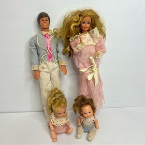 Vintage The Heart Family 80s Dad Mom Toddler Baby With Outfits Read